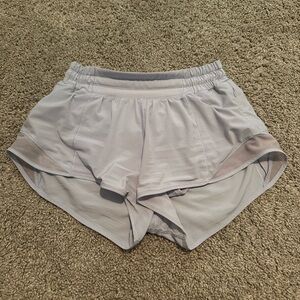lululemon Hotty Hot 2.5" size 2